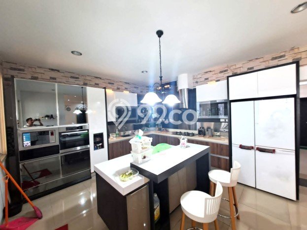 Jual Rumah Mewah Elegan Dengan View Cantik di Alam Sutera, Tangerang Jual Rumah Mewah Elegan Dengan View Cantik di Alam Sutera, Tangerang