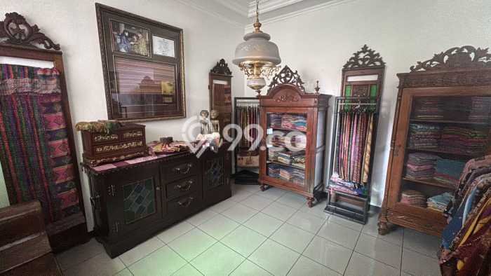 Hunian Elit LB 375m2 Siap Huni Desain Elegan di Dago, Bandung Hunian Elit LB 375m2 Siap Huni Desain Elegan di Dago, Bandung