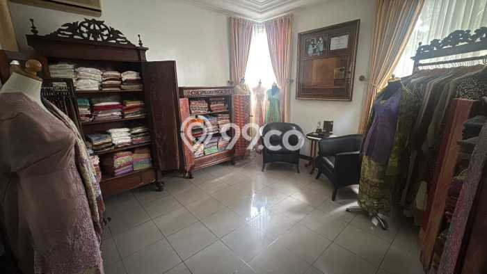 Hunian Elit LB 375m2 Siap Huni Desain Elegan di Dago, Bandung Hunian Elit LB 375m2 Siap Huni Desain Elegan di Dago, Bandung