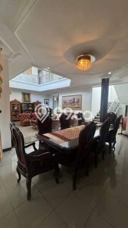 Hunian Elit LB 375m2 Siap Huni Desain Elegan di Dago, Bandung Hunian Elit LB 375m2 Siap Huni Desain Elegan di Dago, Bandung