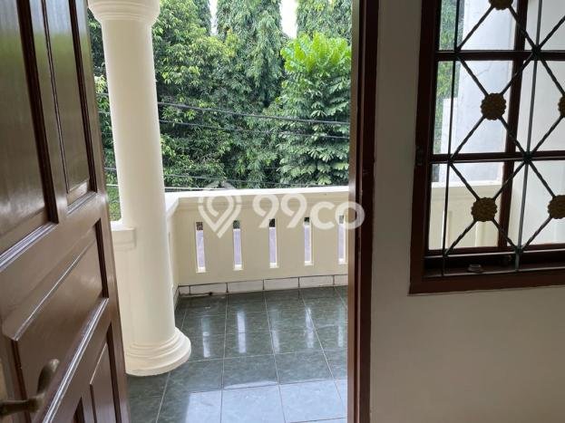 Rumah Terawat LT 90m² / LB 150m² di Lokasi Premium Bintaro, Tangerang Selatan Rumah Terawat LT 90m² / LB 150m² di Lokasi Premium Bintaro, Tangerang Selatan