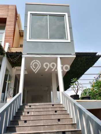 Jual Rumah Luas Megah Dengan View Eksklusif di Pondok Indah, Jakarta Selatan Jual Rumah Luas Megah Dengan View Eksklusif di Pondok Indah, Jakarta Selatan
