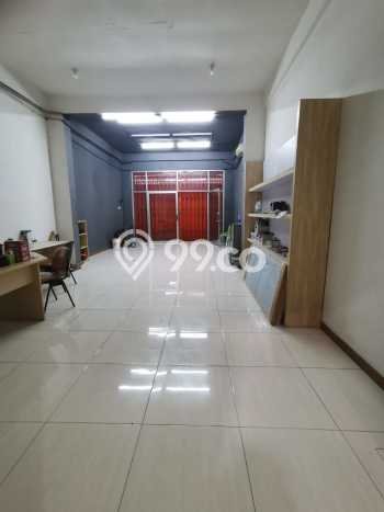 Ruko Disewa di Rungkut, Surabaya, LT 100m2 / LB 286m2 Ruko Disewa di Rungkut, Surabaya, LT 100m2 / LB 286m2
