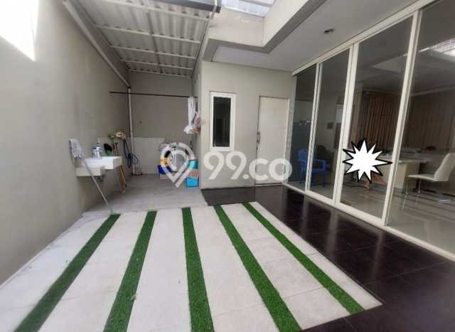 Kesempatan Emas Memiliki Rumah LT 144m2m² / LB 175m2m² di Jantung Kota , Surabaya Kesempatan Emas Memiliki Rumah LT 144m2m² / LB 175m2m² di Jantung Kota , Surabaya