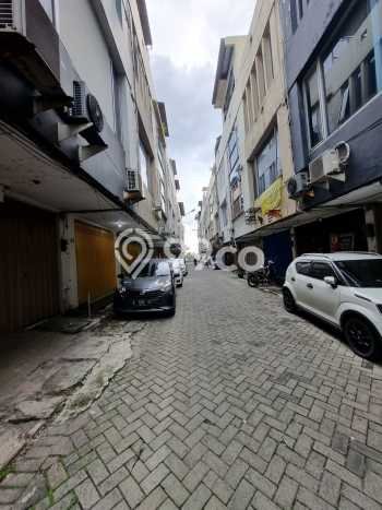 Ruko Bagus Dijual LB 150m2 Lokasi Strategis Surabaya Area Cocok untuk Berbisnis Ruko Bagus Dijual LB 150m2 Lokasi Strategis Surabaya Area Cocok untuk Berbisnis