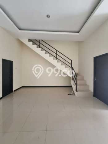 Rumah Elit Modern Tanpa Renovasi di Sukomanunggal Surabaya Rumah Elit Modern Tanpa Renovasi di Sukomanunggal Surabaya
