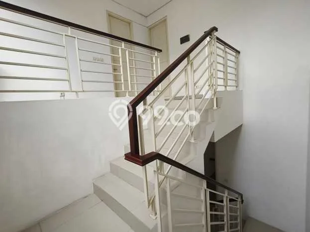 Rumah Sewa Surabaya LT 128m2 LB 164m2 Area Pakuwon Indah Rumah Sewa Surabaya LT 128m2 LB 164m2 Area Pakuwon Indah
