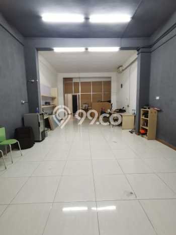 Ruko Disewa di Rungkut, Surabaya, LT 100m2 / LB 286m2 Ruko Disewa di Rungkut, Surabaya, LT 100m2 / LB 286m2