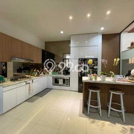 Hunian Mewah LB 500m2 Siap Pakai Desain Elegan di Garuda, Bandung Hunian Mewah LB 500m2 Siap Pakai Desain Elegan di Garuda, Bandung