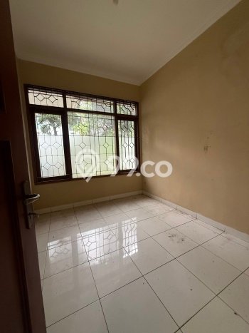 Lokasi strategis! Rumah siap pakai dikontrakkan di Bojongloa Kaler LB 124m2 Lokasi strategis! Rumah siap pakai dikontrakkan di Bojongloa Kaler LB 124m2
