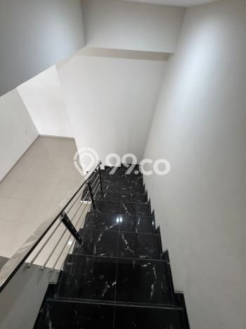 Jual Rumah Eksklusif 4 KT di Semolowaru, Surabaya Jual Rumah Eksklusif 4 KT di Semolowaru, Surabaya
