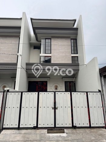 Jual Rumah Favorit Siap Huni LB 150m2 di Rungkut, Surabaya Jual Rumah Favorit Siap Huni LB 150m2 di Rungkut, Surabaya