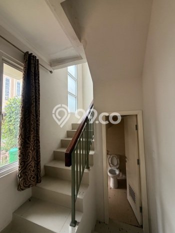 Rumah Luas Asri 3 KT Siap Huni di Gading Serpong Tangerang Rumah Luas Asri 3 KT Siap Huni di Gading Serpong Tangerang