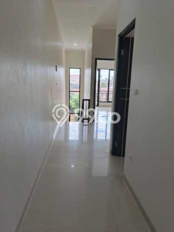 Rumah Modern 4 Kamar LT 100m2 di Serpong Regency Melati Mas Rumah Modern 4 Kamar LT 100m2 di Serpong Regency Melati Mas