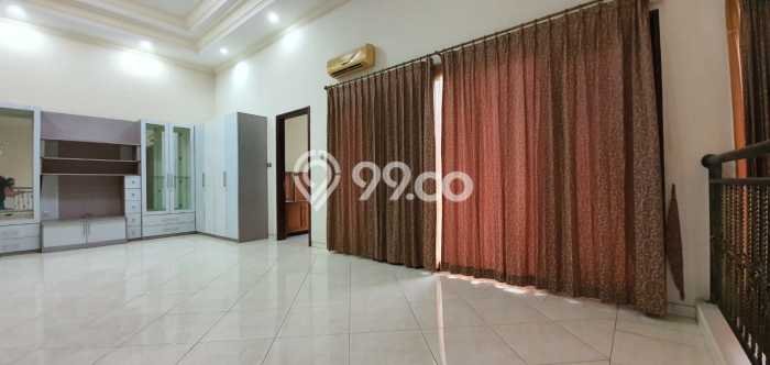 Rumah sewa siap pakai 7 KT di Citraland, Surabaya Rumah sewa siap pakai 7 KT di Citraland, Surabaya