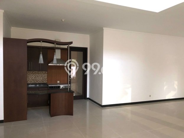 Hunian Mewah LB 500m2 Siap Pakai Desain Elegan di Citraland, Surabaya Hunian Mewah LB 500m2 Siap Pakai Desain Elegan di Citraland, Surabaya