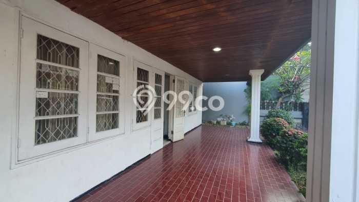 Ready to Use! Premium House LT 286m2 Desain Modern di Raya Darmo Ready to Use! Premium House LT 286m2 Desain Modern di Raya Darmo