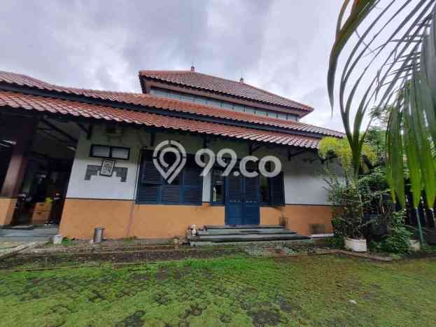 Rumah Elit Modern Tanpa Renovasi di Manyar Surabaya Rumah Elit Modern Tanpa Renovasi di Manyar Surabaya