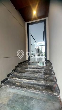 Rumah Elit LB 200m2 Siap Huni Desain Elegan di Kupang, Surabaya Rumah Elit LB 200m2 Siap Huni Desain Elegan di Kupang, Surabaya