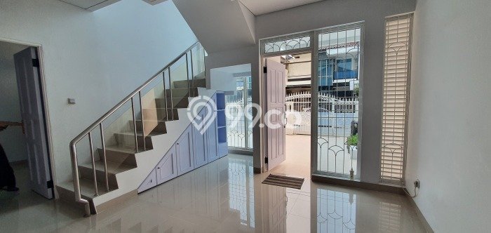SPECIAL RATE! Rumah area Cakung, 4 KT, Area Asri, LT 161m² LB 250m² SPECIAL RATE! Rumah area Cakung, 4 KT, Area Asri, LT 161m² LB 250m²