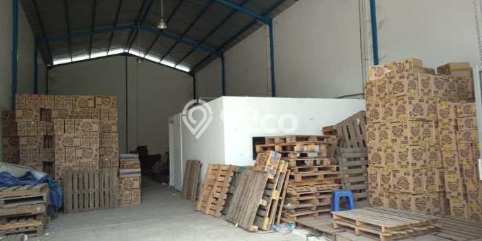 PELUANG EMAS! Gudang di Cakung, Luas 240m², Nilai Profit Tinggi PELUANG EMAS! Gudang di Cakung, Luas 240m², Nilai Profit Tinggi