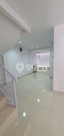 PILIHAN TEPAT! Rumah di Kelapa Gading, 4 KT, Akses Sekolah, LT 102m² Bangunan 200m² PILIHAN TEPAT! Rumah di Kelapa Gading, 4 KT, Akses Sekolah, LT 102m² Bangunan 200m²