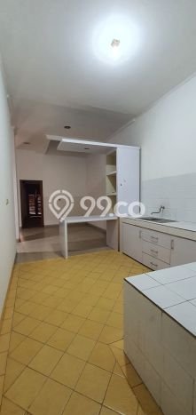 BEST CHOICE! Rumah di Kelapa Gading, 4 KT, Akses Mall, LT 180m² Bangunan 250m² BEST CHOICE! Rumah di Kelapa Gading, 4 KT, Akses Mall, LT 180m² Bangunan 250m²