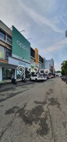 LOKASI STRATEGIS! Ruko Kawasan Karawang Barat, Luas 100m², Area Berkembang, Ready Operasional LOKASI STRATEGIS! Ruko Kawasan Karawang Barat, Luas 100m², Area Berkembang, Ready Operasional