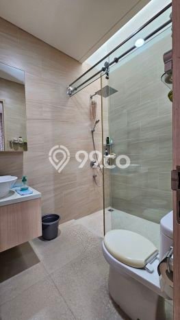 Rumah Lokasi Strategis di Kelapa Gading, Jakarta Utara, LT 102m² Bangunan 200m² Rumah Lokasi Strategis di Kelapa Gading, Jakarta Utara, LT 102m² Bangunan 200m²