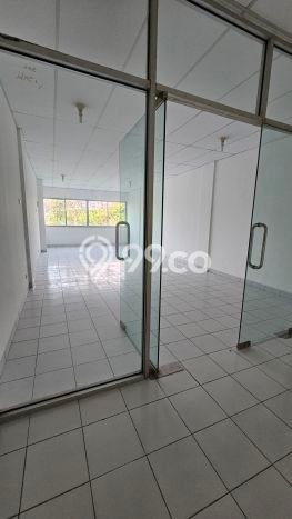 Ruko Lokasi Bisnis di Kelapa Gading, Luas 300m², Akses Strategis Ruko Lokasi Bisnis di Kelapa Gading, Luas 300m², Akses Strategis