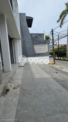 Unit Ruko Disewakan di Pegangsaan di Area Ramai & Strategis Unit Ruko Disewakan di Pegangsaan di Area Ramai & Strategis