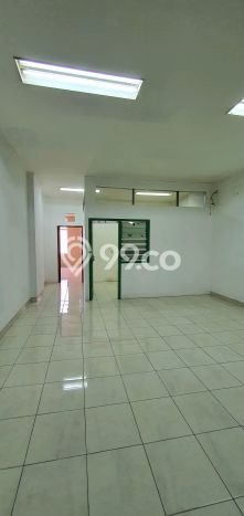 Ruko Disewa di Bekasi dengan LB 200m2 Area Komersial Ramai Ruko Disewa di Bekasi dengan LB 200m2 Area Komersial Ramai