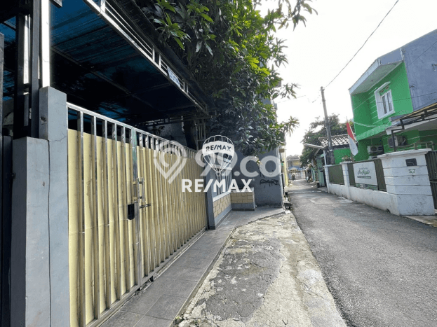 Dijual Rumah Strategis Bagus Punya 3 KT di Jagakarsa Jakarta Selatan SHM Dijual Rumah Strategis Bagus Punya 3 KT di Jagakarsa Jakarta Selatan SHM