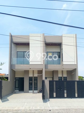 For Sale Rumah 4 Kamar Lokasi Ideal Nyaman dan Strategis di Tenggilis Mejoyo For Sale Rumah 4 Kamar Lokasi Ideal Nyaman dan Strategis di Tenggilis Mejoyo