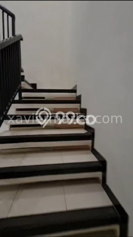 Dijual Rumah Premium dengan Fasilitas Sekitar Lengkap di Sukolilo, Surabaya Dijual Rumah Premium dengan Fasilitas Sekitar Lengkap di Sukolilo, Surabaya