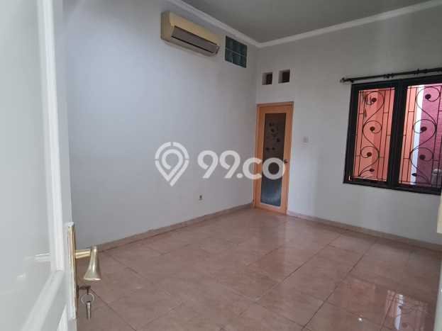 Rumah Strategis Modern Lb 100m2 di BSD, Tangerang Selatan Rumah Strategis Modern Lb 100m2 di BSD, Tangerang Selatan
