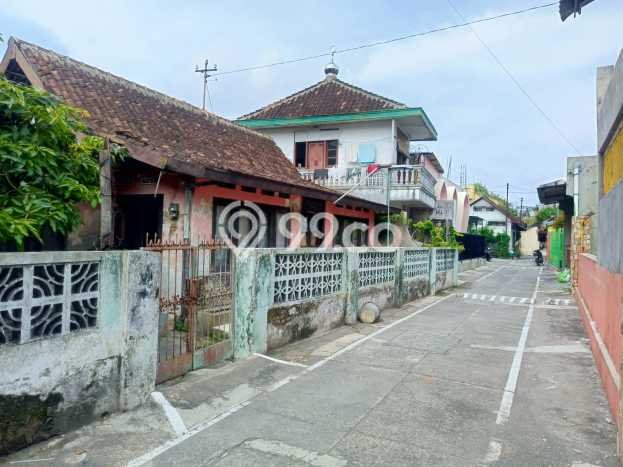 Dijual Rumah Strategis Bagus Punya 0 KT di Serengan Surakarta SHM Dijual Rumah Strategis Bagus Punya 0 KT di Serengan Surakarta SHM