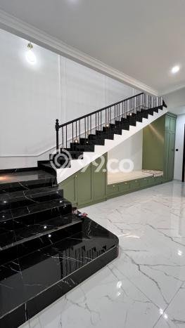 Rumah Elit LB 255m2 Siap Huni Desain Elegan di BSD Nusaloka, Tangerang Rumah Elit LB 255m2 Siap Huni Desain Elegan di BSD Nusaloka, Tangerang