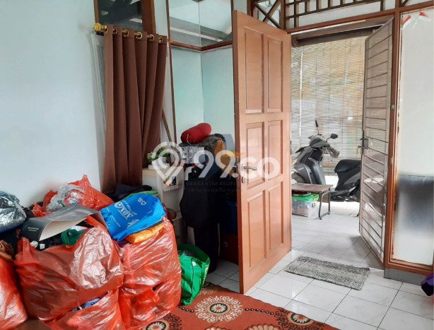 Rumah Luas Asri 4 KT Siap Huni di Graha Raya Tangerang Rumah Luas Asri 4 KT Siap Huni di Graha Raya Tangerang