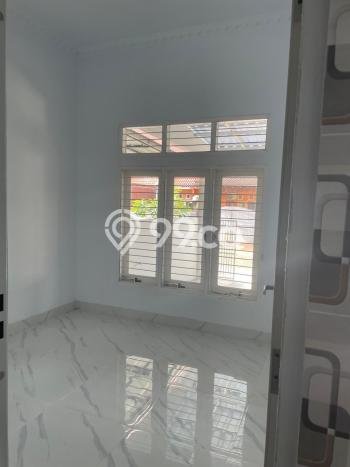 For Sale Rumah 3 Kamar Lokasi Strategis Bagus dan Strategis di Cipondoh For Sale Rumah 3 Kamar Lokasi Strategis Bagus dan Strategis di Cipondoh