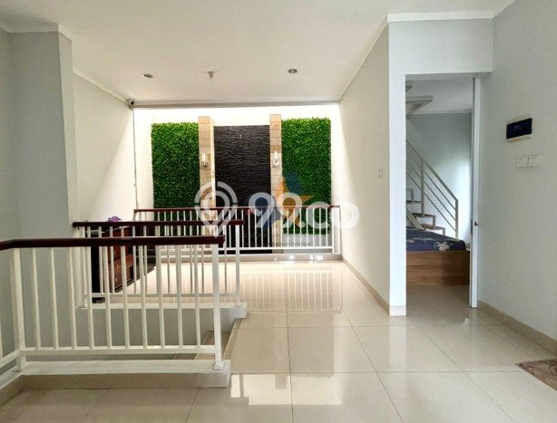 Rumah Luas Asri 5 KT Siap Huni di Graha Raya Tangerang Rumah Luas Asri 5 KT Siap Huni di Graha Raya Tangerang