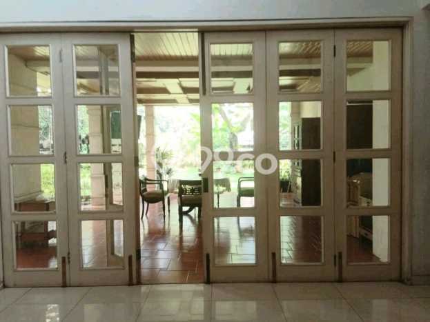 Rumah Mewah LB 400m2 Siap Pakai Desain Elegan di Kalibata, Jakarta Selatan Rumah Mewah LB 400m2 Siap Pakai Desain Elegan di Kalibata, Jakarta Selatan