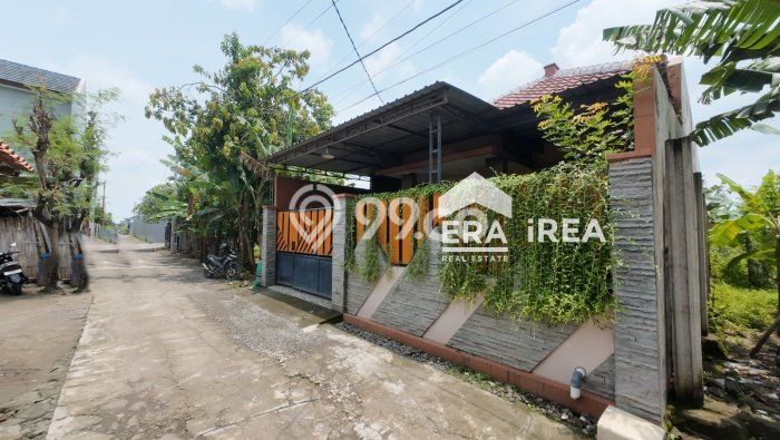 Rumah Strategis Modern Lb 160m2 di Colomadu, Karanganyar Rumah Strategis Modern Lb 160m2 di Colomadu, Karanganyar