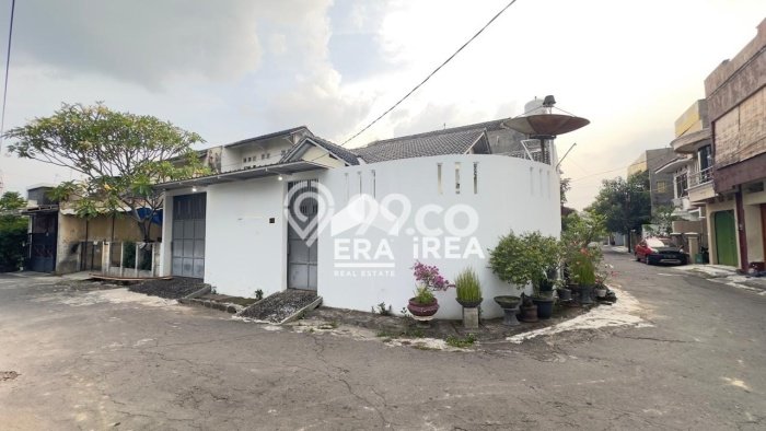BEST LOCATION! Rumah kawasan Solo Baru, Akses ke Tol, 2 KT, Luas 142m2m² Bangunan 100m2m² BEST LOCATION! Rumah kawasan Solo Baru, Akses ke Tol, 2 KT, Luas 142m2m² Bangunan 100m2m²