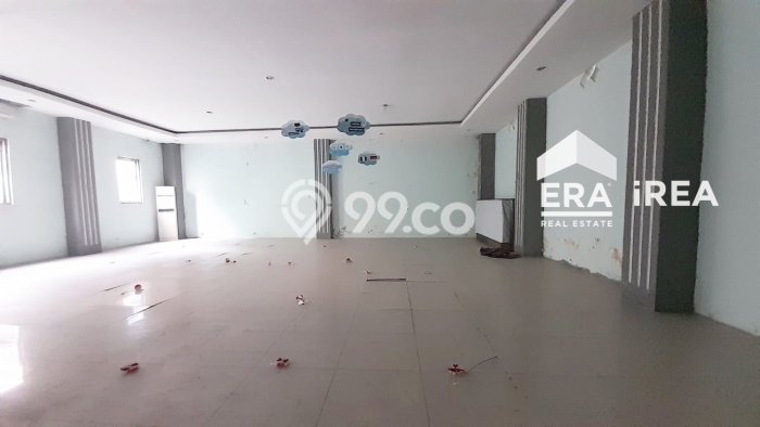 Unit Komersial Dijual di Colomadu Solo Luas Tanah 182m2, Luas Bangunan 450m2 Unit Komersial Dijual di Colomadu Solo Luas Tanah 182m2, Luas Bangunan 450m2