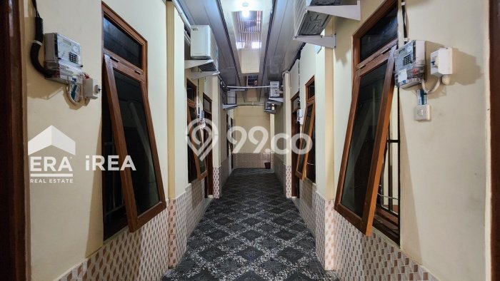 Peluang Investasi! Kost Dijual di Jebres, Solo, 66 KT, 66 KM, Luas 950m2 Peluang Investasi! Kost Dijual di Jebres, Solo, 66 KT, 66 KM, Luas 950m2