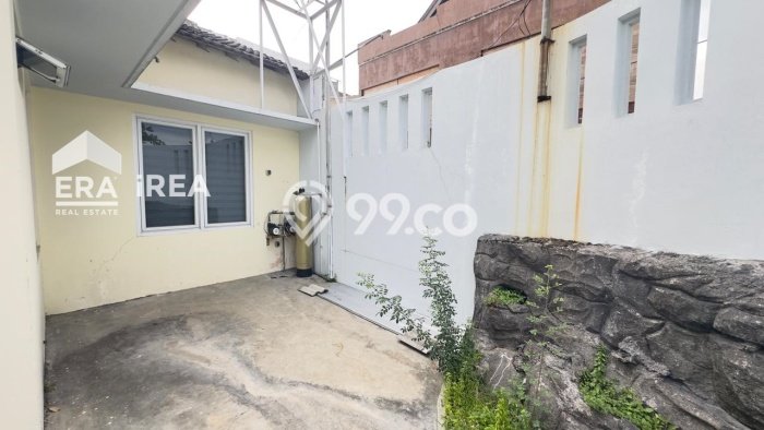 BEST LOCATION! Rumah kawasan Solo Baru, Akses ke Tol, 2 KT, Luas 142m2m² Bangunan 100m2m² BEST LOCATION! Rumah kawasan Solo Baru, Akses ke Tol, 2 KT, Luas 142m2m² Bangunan 100m2m²