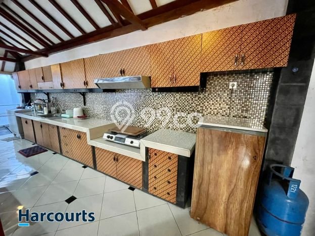 Lokasi terbaik! Rumah siap pakai dikontrakkan di Colomadu LB 203m2 Lokasi terbaik! Rumah siap pakai dikontrakkan di Colomadu LB 203m2
