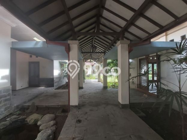 Komersial Dijual di Karanganyar LT 1000m2 & LB 1050m2 Lokasi Terbaik! Komersial Dijual di Karanganyar LT 1000m2 & LB 1050m2 Lokasi Terbaik!