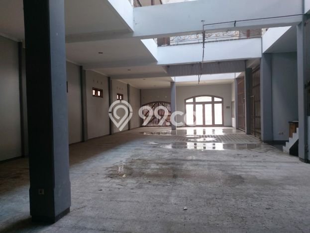 Komersial Dijual di Karanganyar LT 1000m2 & LB 1050m2 Lokasi Terbaik! Komersial Dijual di Karanganyar LT 1000m2 & LB 1050m2 Lokasi Terbaik!